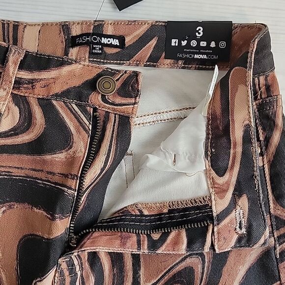 Fashion Nova Volcano Blows Straight Leg Jeans Womens Size 3 NWT - Picture 10 of 15